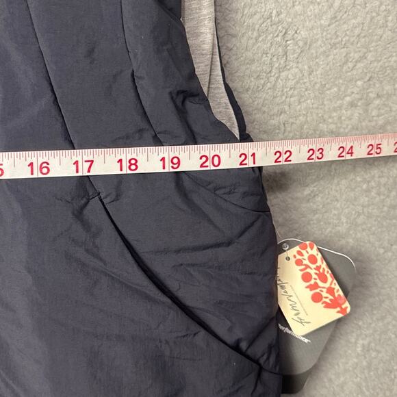 Free People FP Movement Slalom Reversible Fleece Vest - Black M NWT Athleisure - Picture 4 of 9